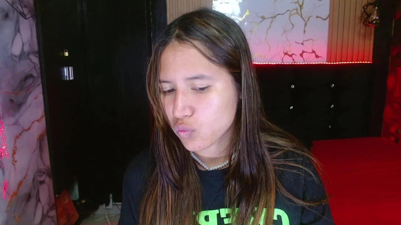 Offline tinibunny on Cam4