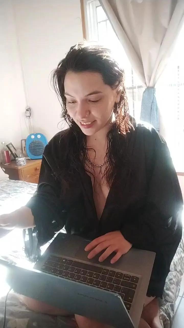 Offline Tiquefire on Cam4