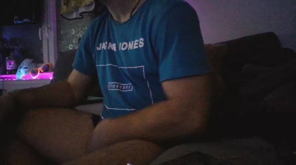 Offline tobi332 on Cam4