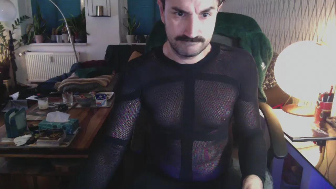 Offline tom0819 on Cam4