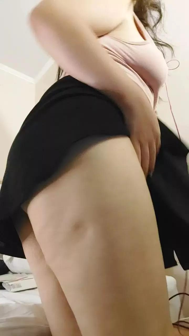 Offline trinitahorny on Cam4