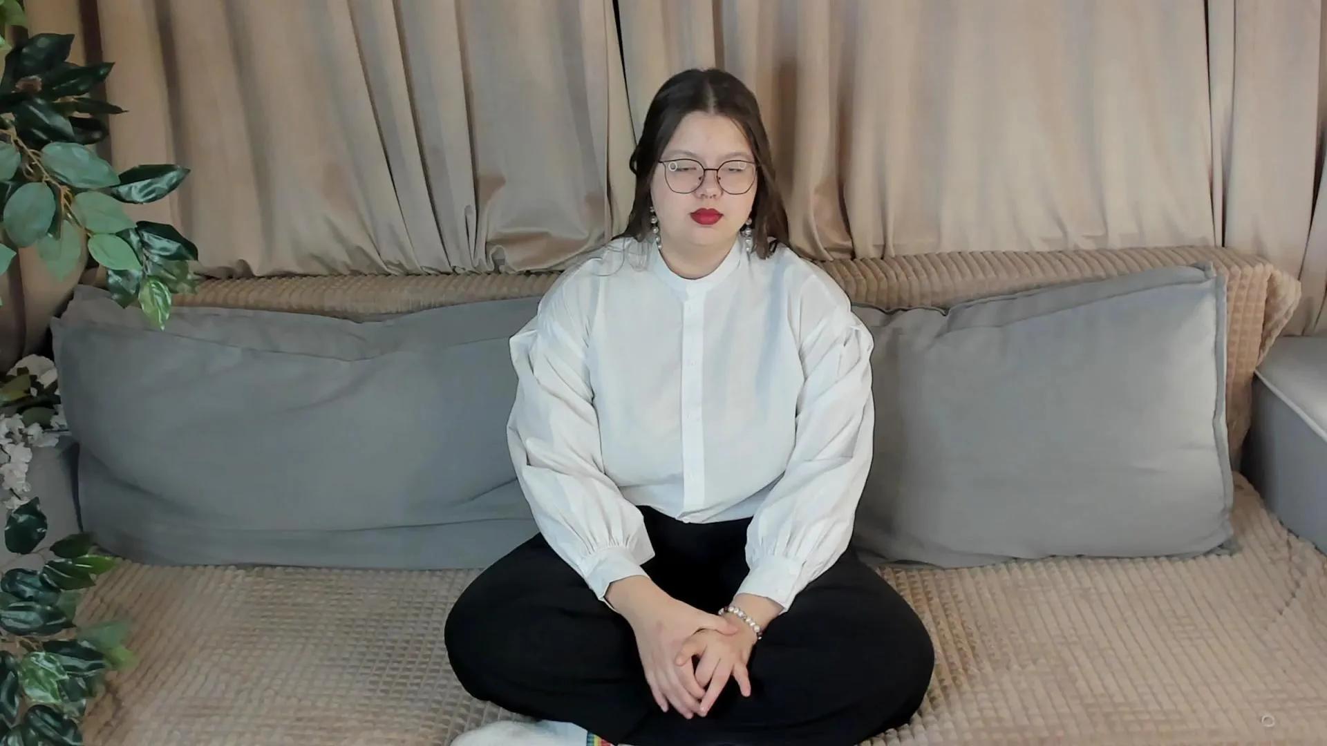 Cam4 TrinityHalphen is Freechat TrinityHalphen —  #femdom #ass #milk #C2C #bigass #armpits