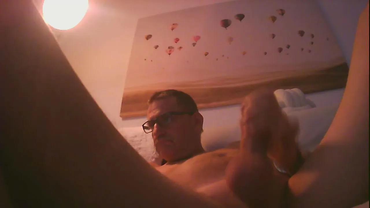 Offline uffty96 on Cam4