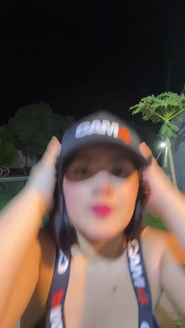 Offline valenhill_ on Cam4