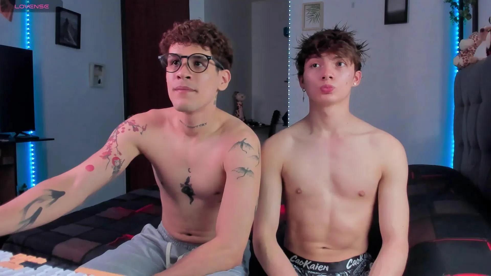 Cam4 venezuelanguys is Freechat venezuelanguys —  #gamer #armpits #smoke #masturbation #feet #anal #cum