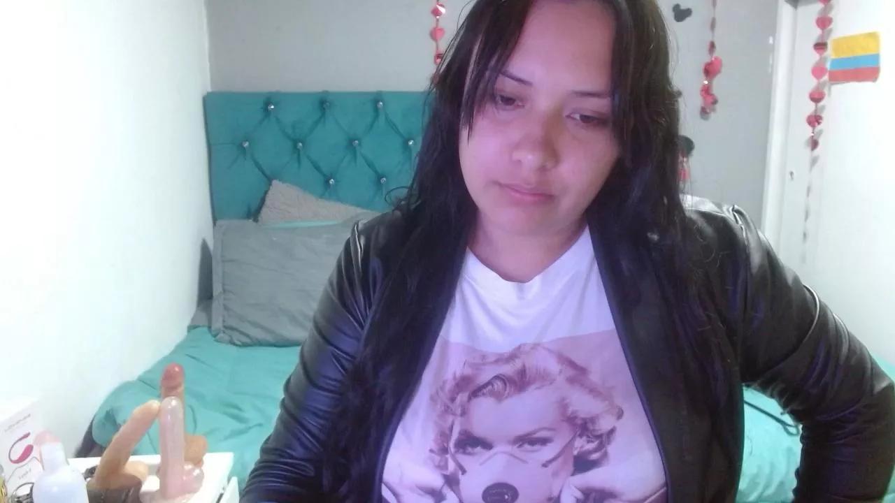 Offline wandafuckass on Cam4