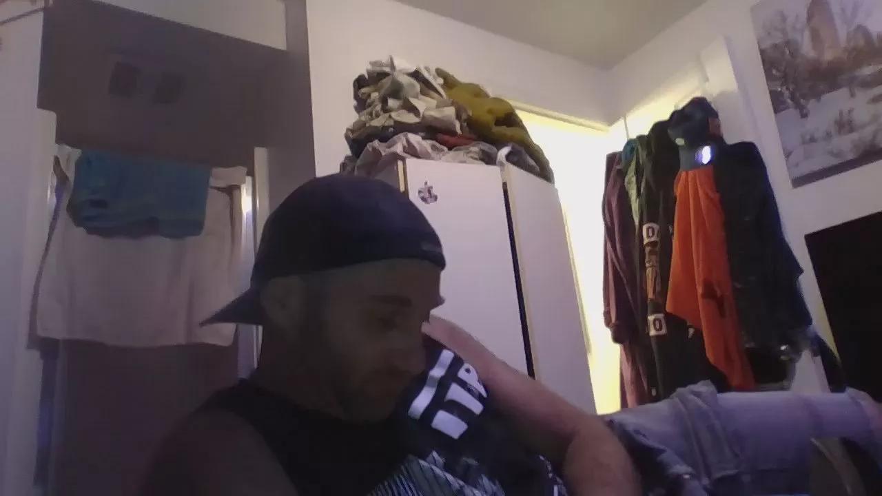 Offline Xxxcamxxx69 on Cam4