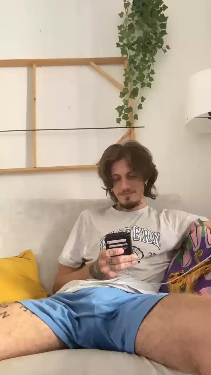 Offline Xxxciroxxx on Cam4