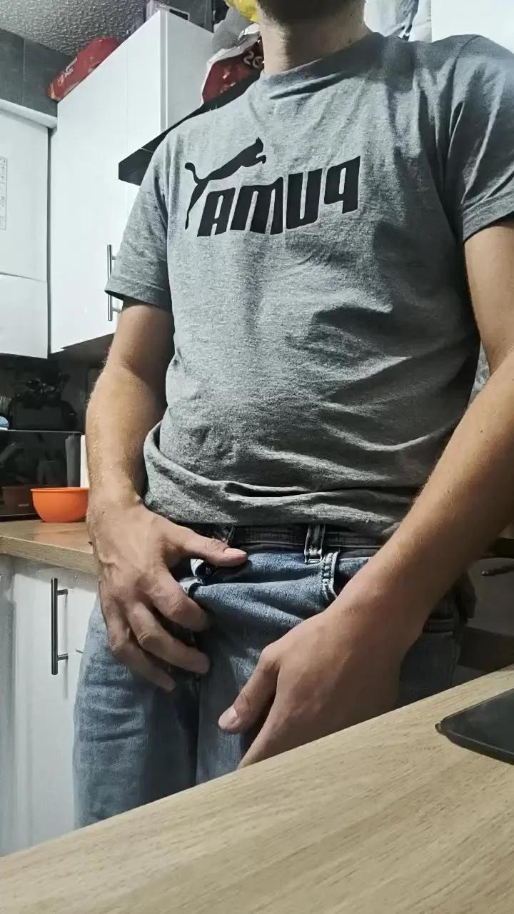 Offline xxxkxxx21 on Cam4