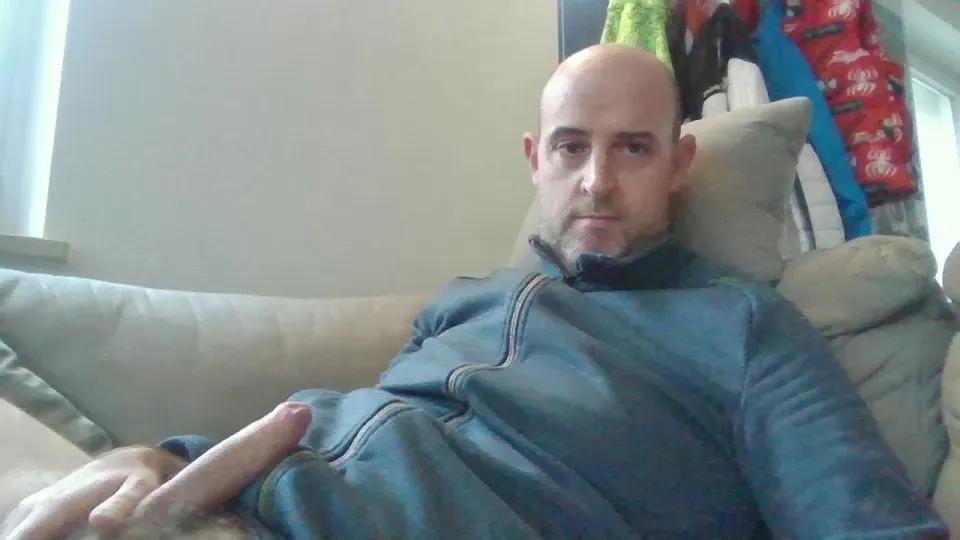 Offline Xxxme85 on Cam4