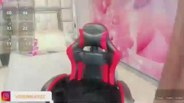 Offline Yelena_mutiz on Cam4