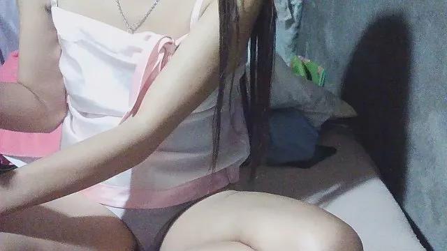 Offline Yumie05 on Cam4