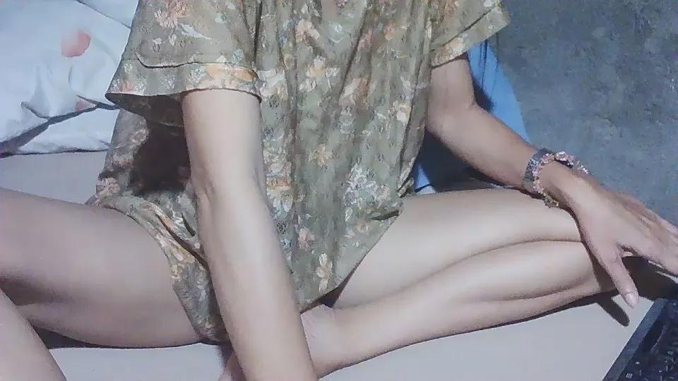 Offline Yumie05 on Cam4