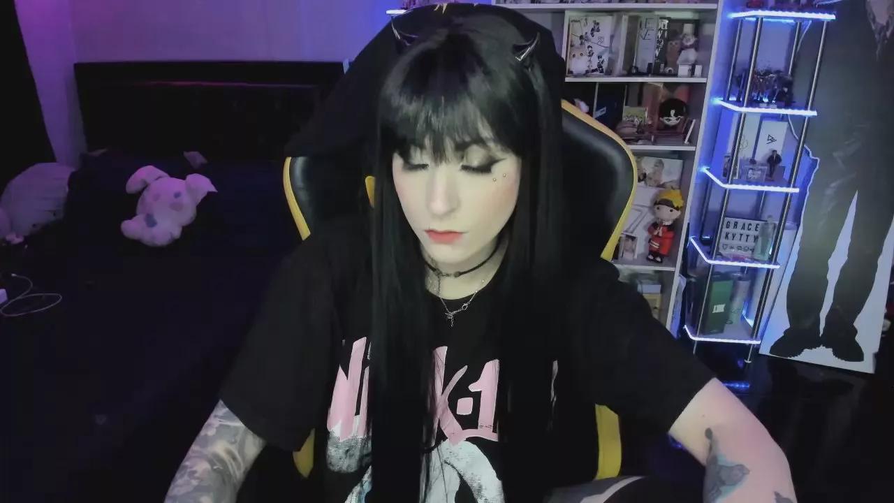 Offline Yummypink on Cam4