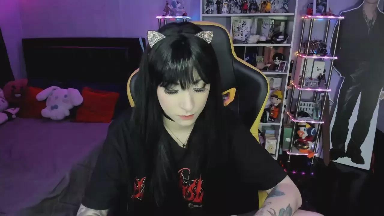 Offline Yummypink on Cam4