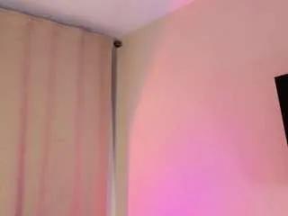 Freechat ainsleycordner on CamSoda