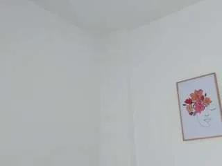 alana-111 on CamSoda 