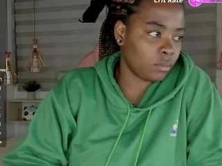 Freechat aleja17xxx on CamSoda