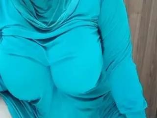 Offline amalarabic on CamSoda