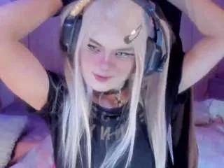 Offline angelica-gin on CamSoda