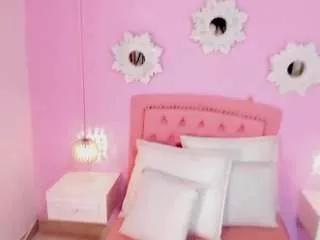 Offline arianavalbuena on CamSoda