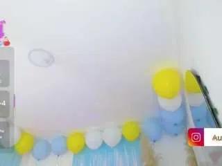 Offline aurora-brown on CamSoda