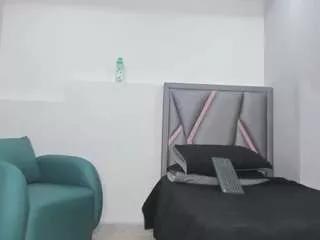 Offline aurora-tziu on CamSoda