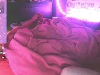 Offline blondiewithanass on CamSoda