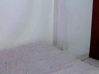 Offline carolinne on CamSoda