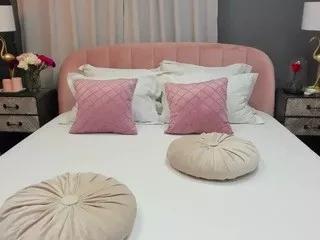 Freechat christynaross on CamSoda