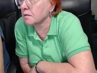 Offline curvyjoanna on CamSoda