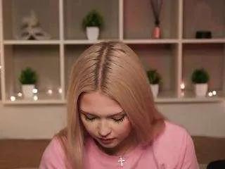 dionnamoos — Take off my top [90 tokens remaining]