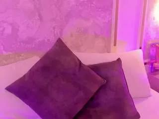 Offline doll-eyees on CamSoda