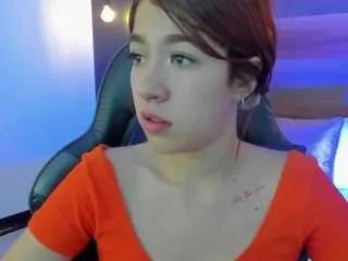 Offline doll-eyees on CamSoda