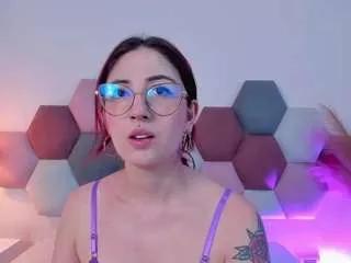Offline emilywatsonn on CamSoda