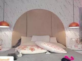 Freechat emmawilliams1 on CamSoda