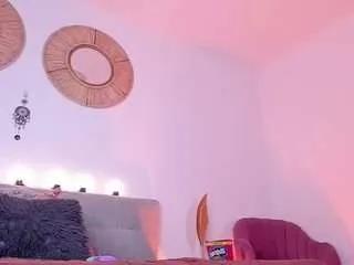 Offline emycross on CamSoda