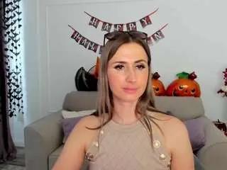 Offline happysmileee on CamSoda