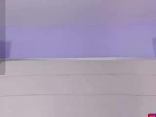 Freechat helenaroos on CamSoda