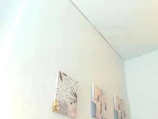 Freechat ivone-rose on CamSoda