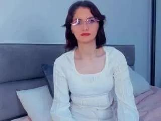 katlynbarrale — wanna see my boobs? [88 tokens remaining]