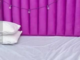 kinkyhousewifee on CamSoda 