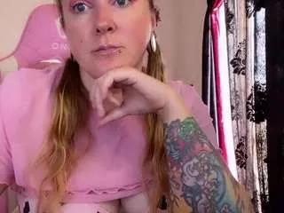 Freechat kisica on CamSoda