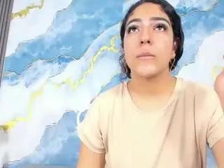 Freechat kylieandjhonny on CamSoda