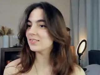 Freechat lynnadollins on CamSoda