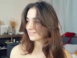 Freechat lynnadollins on CamSoda