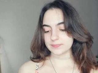 Freechat lynnadollins on CamSoda