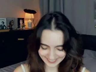 Freechat lynnadollins on CamSoda