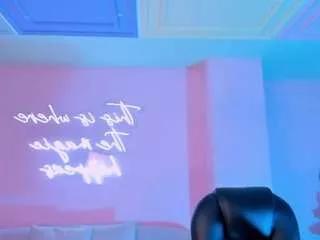 Offline maddisonlowe on CamSoda