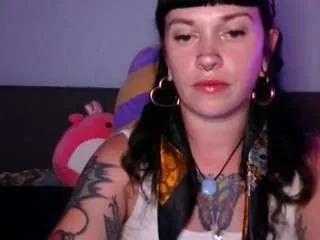 Offline marcelinegoddess on CamSoda